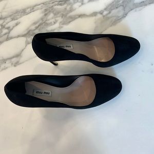 Miu Miu Black Suede Pumps Round Toe Size 41 Good Pre-Owned Condition 4.25” heel